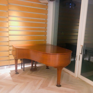 木製のグランドピアノも演出に盛り込めるとのこと。