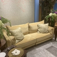 シンプルでありながらも寂しさもなく大人っぽいコーディネート。