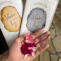 席次表と、フラワーシャワーのお花です