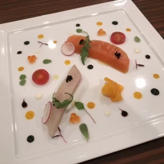 お塩にこだわった前菜です。