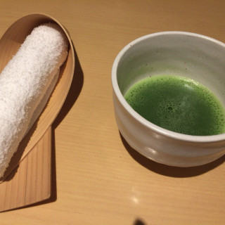 お手拭置きが和風。