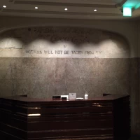 有名なコーラマーク。歴史を感じさせます。