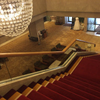 赤い絨毯の大階段