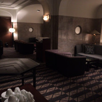 ゲスト控え室。ホテルのロビーのように、落ち着ける雰囲気。