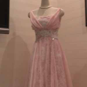 ピンクのドレスが置いてありました。|557667さんのCENTURY COURT Marunouchi（センチュリーコート マルノウチ）の写真(981626)