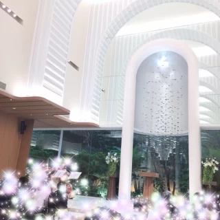 天井の高いチャペルです。光も拡散されて室内ですがとても明るい