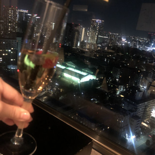 試食時には夜景の見える個室に案内していただきました。