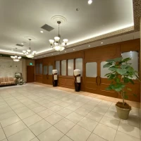 レガーロ　会場のドアの外。右側の部屋を当日ゲスト使用可能