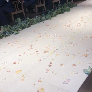 フラワーシャワーもできます。紙類は不可だそうです。