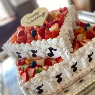 フレッシュケーキの場合は、自由にデザインができます