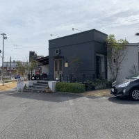 駐車場があり15台は停めれます。