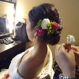 披露宴用にヘアーチェンジです(プリザーブドフラワーです)
