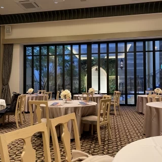 披露宴会場から見た外の景色です。カーテンが開け閉めできます。