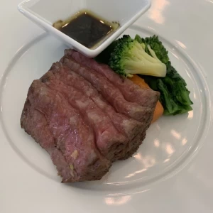 ローストビーフ、絶品です。|558235さんのラ・マーレ プライベートガーデン(営業終了)の写真(983281)