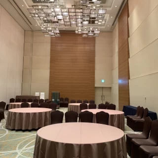 天井が高いです