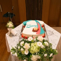 ウエディングケーキです。所属チームのユニフォームです。