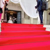 大階段と赤絨毯