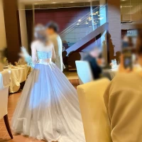 お色直し入場、カラードレスとタキシード