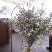 チャペルの装花も足しました