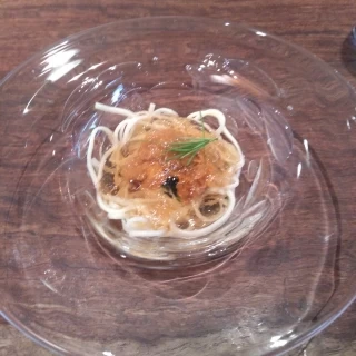 ウニをつかったそうめん、口直しにだされているそうです。
