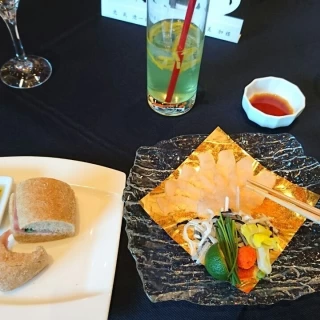 魚料理のふぐさしです