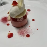 デザートの選べるケーキの一つです