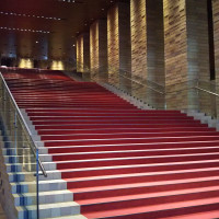 タイミングが合えばフェスティバルホールの階段で写真撮影が出来