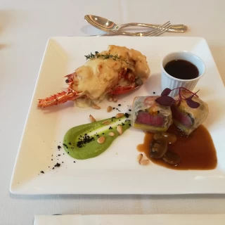 伊勢海老にフィレ肉と豪華な試食は絶品でした！