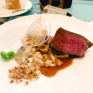 こだわった肉料理
