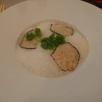 2品目はポルチーニ茸のラビオリ、美味しかったです