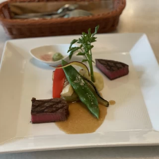 メインのお肉料理