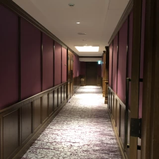 挙式会場へ向かう廊下