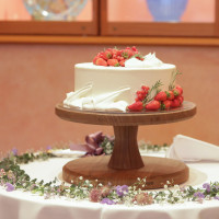 ウエディングケーキは王道の丸型ケーキにしました。