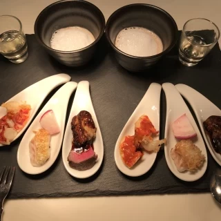 試食の一口プレート
フィレ肉、海老、フォアグラなど