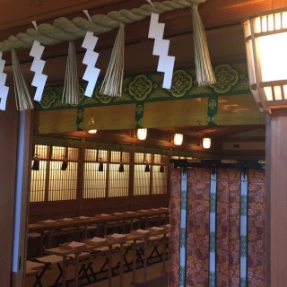 神殿。
撮影禁止の為、入口からこっそりと見た景色です。