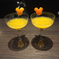 オレンジジュースの試飲