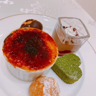 デザートビュッフェ