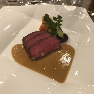 メインのお肉料理