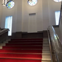 エントランスからの階段
