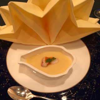 前菜のスープ（蟹入りスープ）