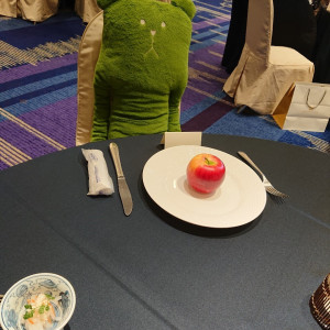 ゲストが少ないテーブルにぬいぐるみを置かせてもらいました|559655さんのホテルマリターレ創世 久留米の写真(997644)