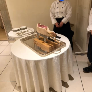 オプションの生ハム切り落とし