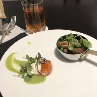 試食の前菜と肉料理