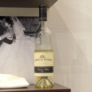 実際に結婚式で使用されている白ワイン