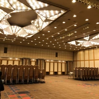 披露宴会場その3（かなり大きく、100名以上収容可能）