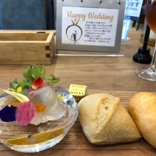 前菜およびパン