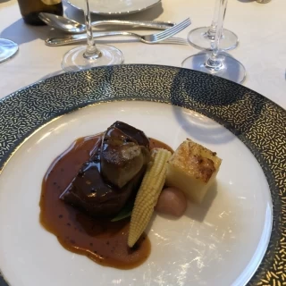 メイン肉料理