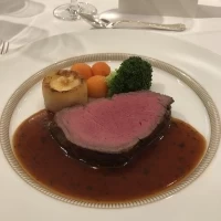 メイン肉料理