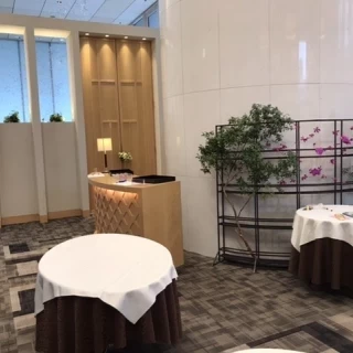 奥に個室もありました。
