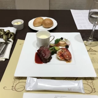 ブライダルフェアの際に頂いた食事です。
